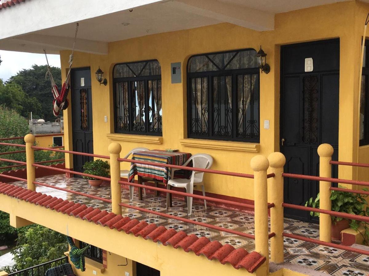 Hotel Villa Del Lago San Pedro La Laguna Bagian luar foto